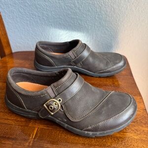 MERRELL Dassie Buckle leather brown slip-on shoes.  J69082 Size 8